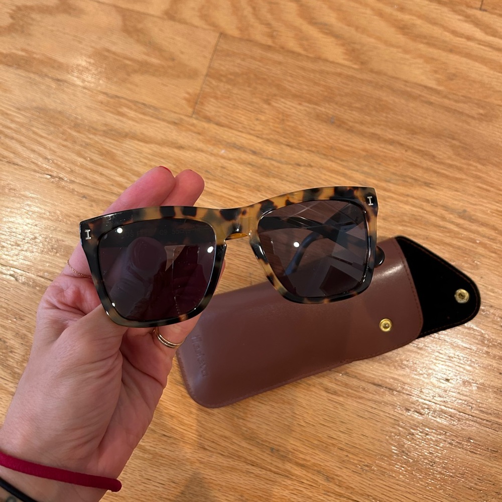 Illesteva Los Feliz Sunglasses in Turtle